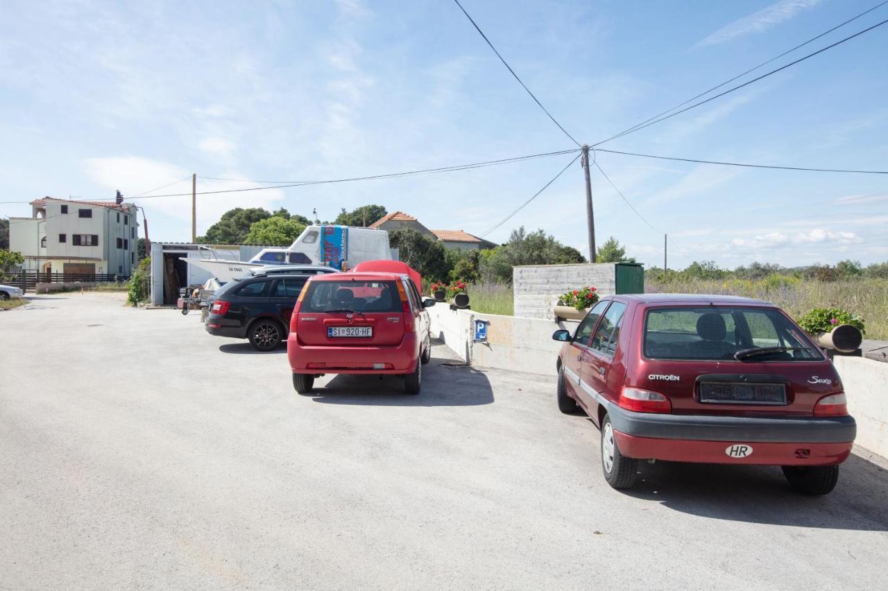 Apartments With A Parking Space Zablace, Sibenik - 4219 المظهر الخارجي الصورة