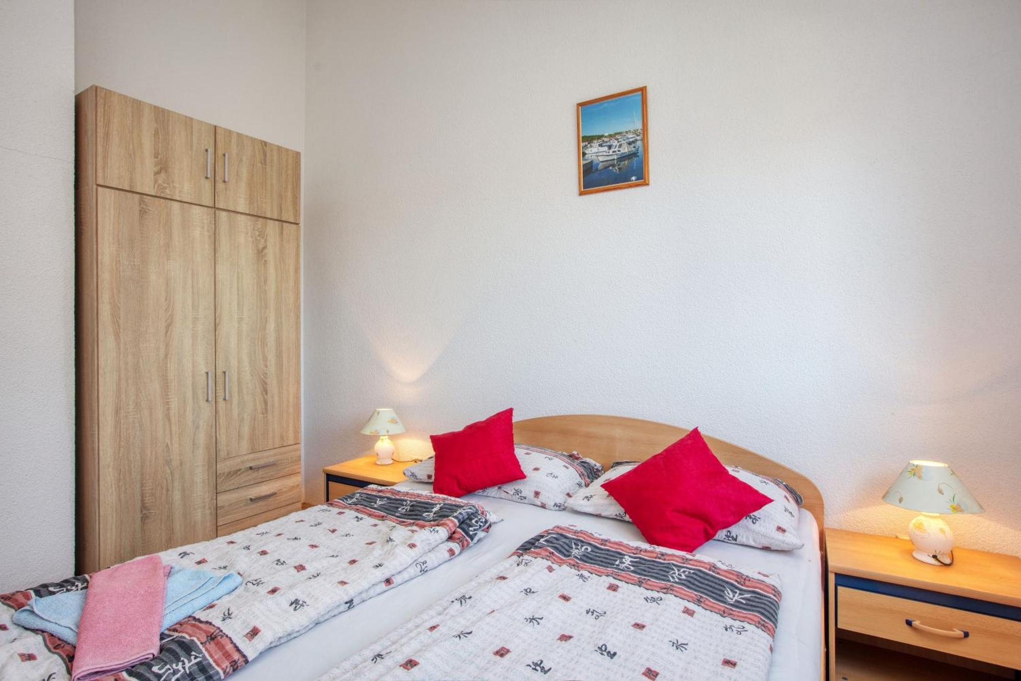 Apartments With A Parking Space Zablace, Sibenik - 4219 الغرفة الصورة