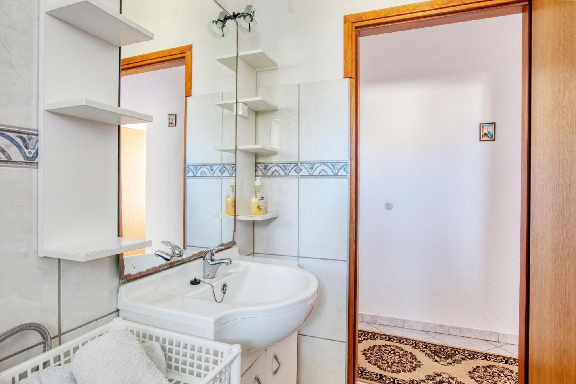 Apartments With A Parking Space Zablace, Sibenik - 4219 الغرفة الصورة